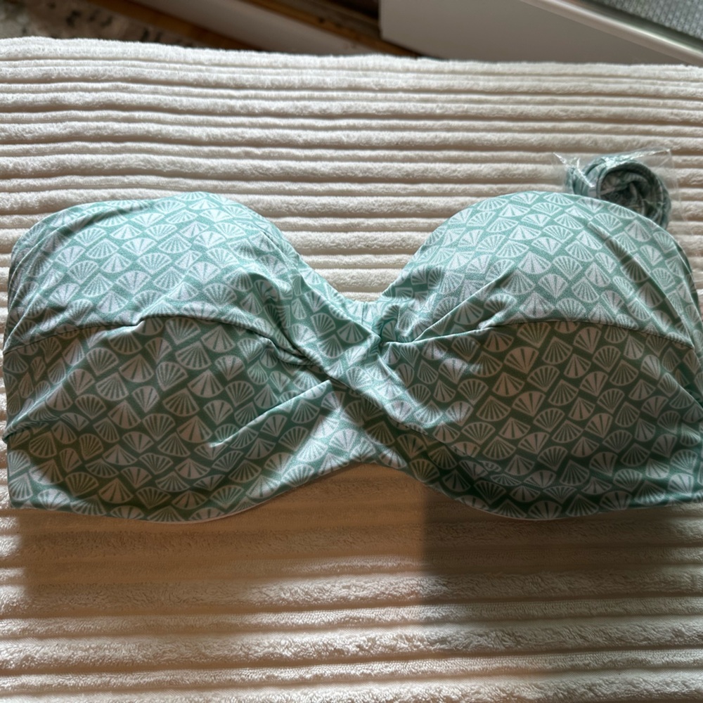 Victoria's Secret Mint Green Shell Bikini Top